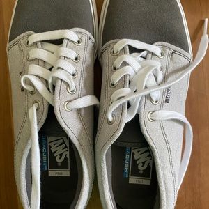 Brand NEW men’s Vans.